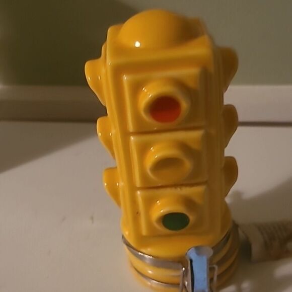 Contained Art Traffic Light Storage Container - Picture 3 of 8